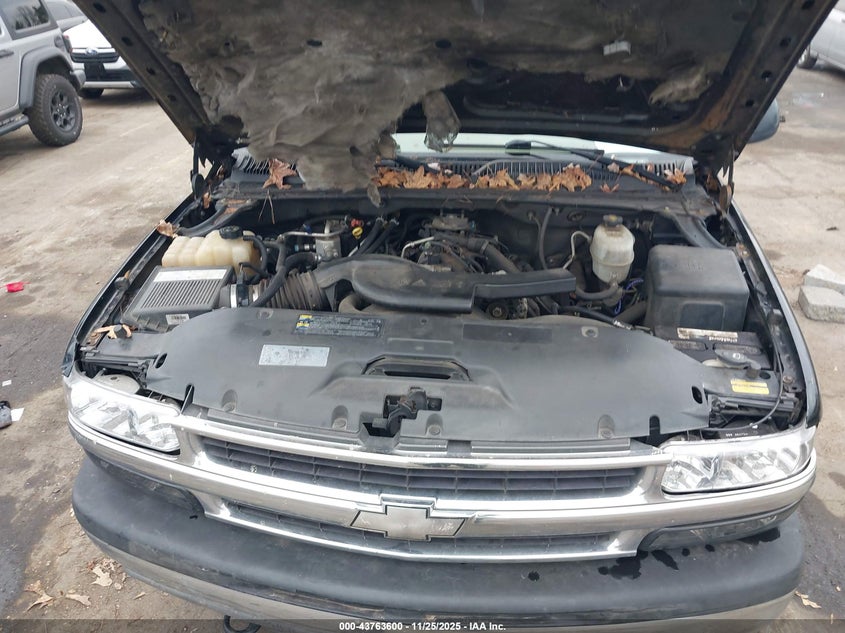 2004 Chevrolet Tahoe Lt VIN: 1GNEK13ZX4R277943 Lot: 43763600