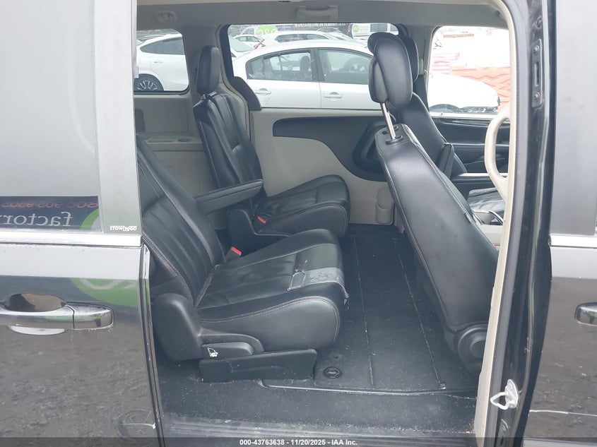 2C4RC1BG0ER317725 2014 CHRYSLER TOWN & COUNTRY photo no. 8