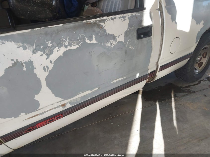 1992 Chevrolet Gmt-400 C1500 VIN: 1GCDC14ZXNZ220515 Lot: 43763645