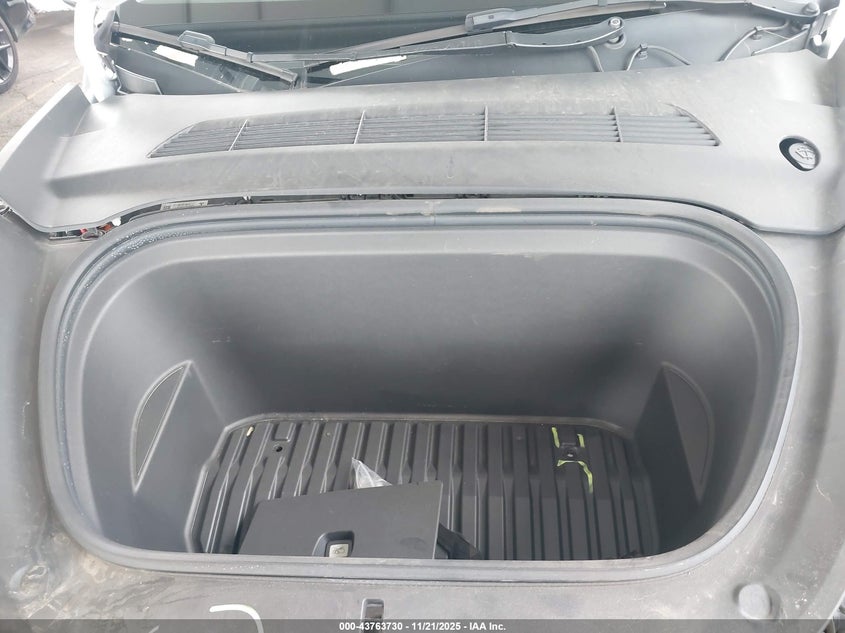 2023 Tesla Model Y Awd/Long Range Dual Motor All-Wheel Drive VIN: 7SAYGDEE4PA129168 Lot: 43763730