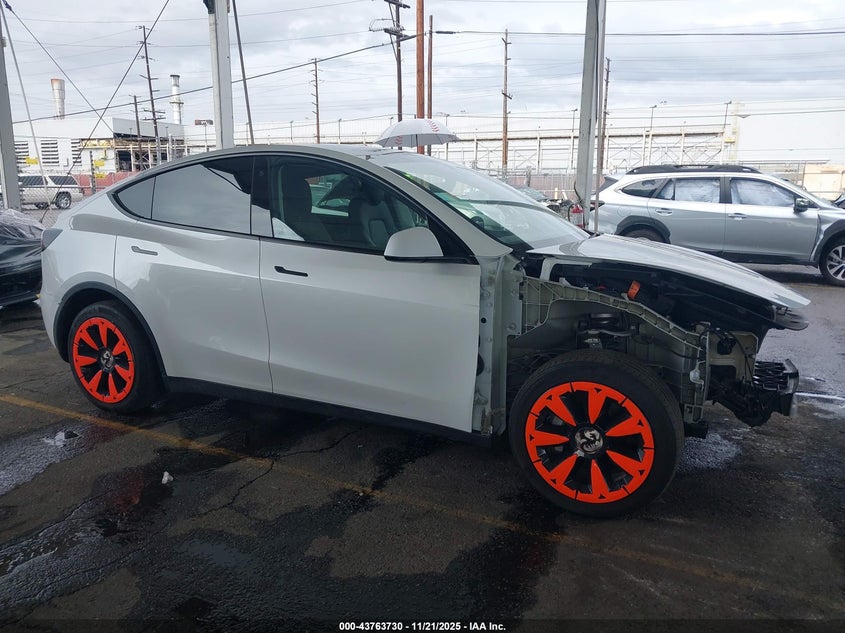 2023 Tesla Model Y Awd/Long Range Dual Motor All-Wheel Drive VIN: 7SAYGDEE4PA129168 Lot: 43763730