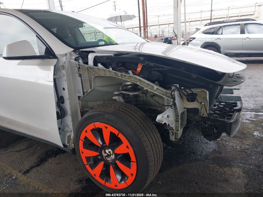 2023 Tesla Model Y Awd/Long Range Dual Motor All-Wheel Drive VIN: 7SAYGDEE4PA129168 Lot: 43763730