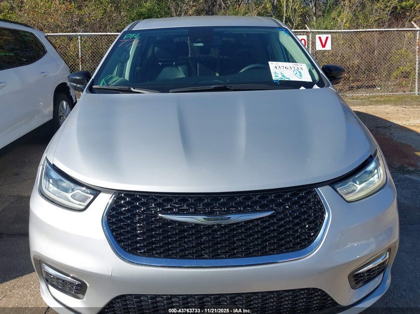 2024 Chrysler Pacifica Touring L VIN: 2C4RC1BG2RR165288 Lot: 43763733