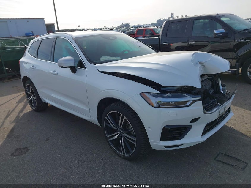 VOLVO XC60 T8 R-DESIGN