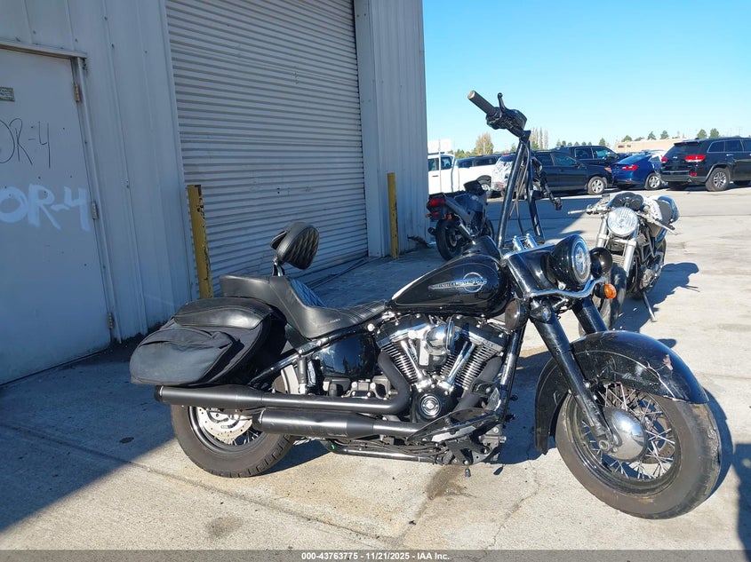 2018 Harley-Davidson Flhcs Heritage Classic 114 VIN: 1HD1YBK35JC076649 Lot: 43763775
