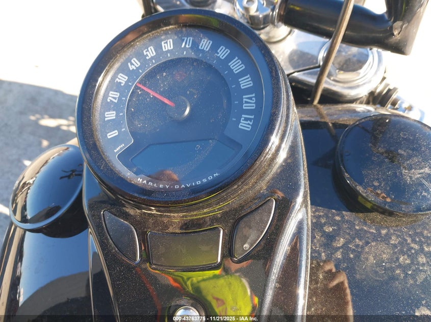 2018 Harley-Davidson Flhcs Heritage Classic 114 VIN: 1HD1YBK35JC076649 Lot: 43763775