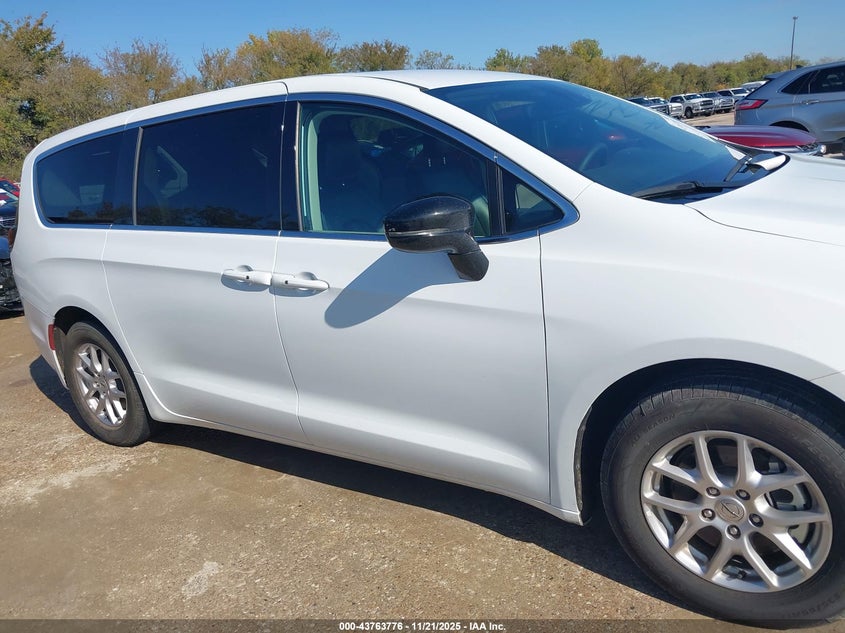 2024 Chrysler Pacifica Touring L VIN: 2C4RC1BG8RR116502 Lot: 43763776