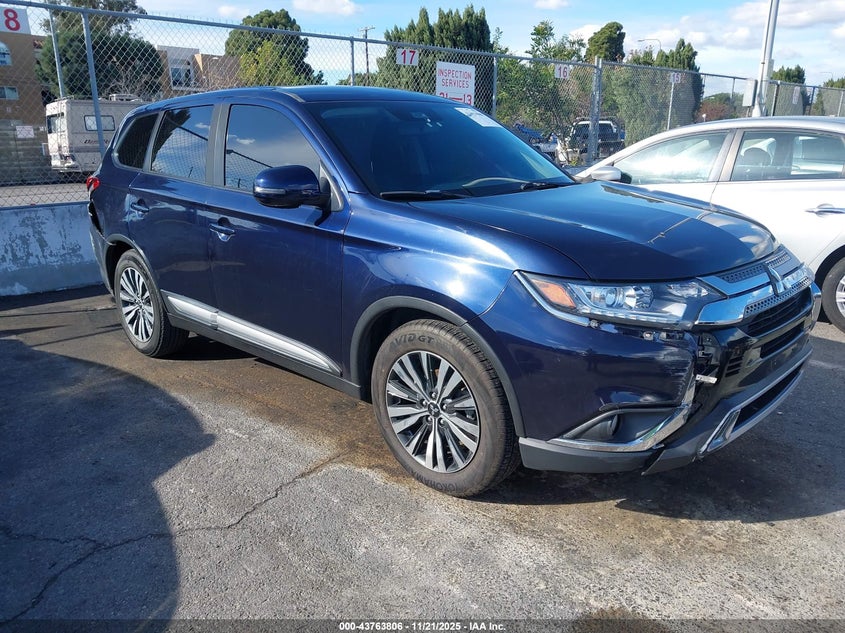 MITSUBISHI OUTLANDER SE 2.4