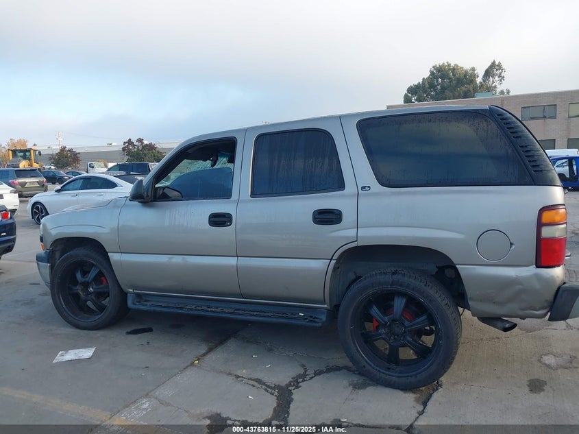 2002 Chevrolet Tahoe C1500 VIN: 1GNEC13T32J275665 Lot: 43763815
