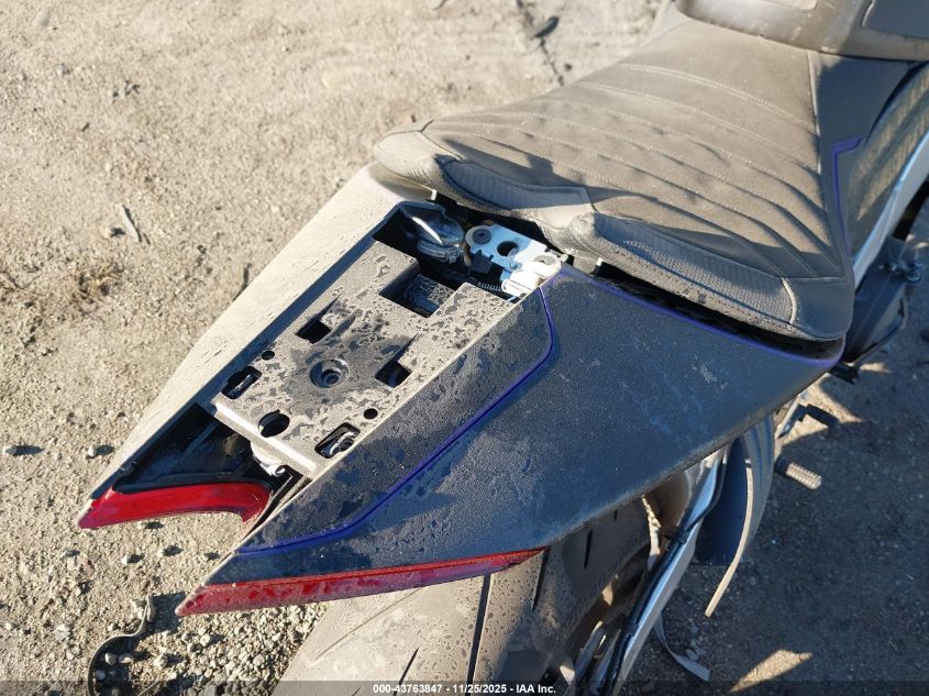 2023 Aprilia Rsv4 1100 VIN: ZD4KYUA00PS000655 Lot: 43763847