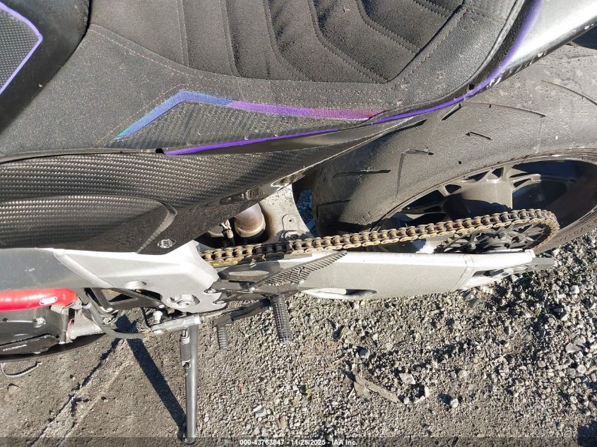 2023 Aprilia Rsv4 1100 VIN: ZD4KYUA00PS000655 Lot: 43763847