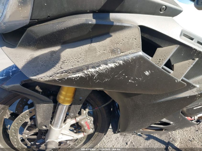 2023 Aprilia Rsv4 1100 VIN: ZD4KYUA00PS000655 Lot: 43763847