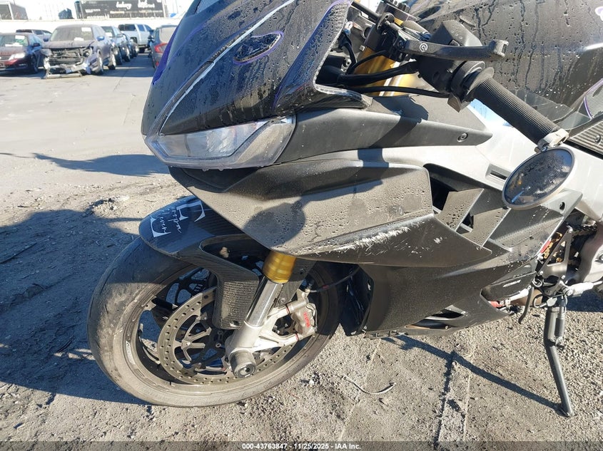 ZD4KYUA00PS000655 2023 APRILIA RSV photo no. 2