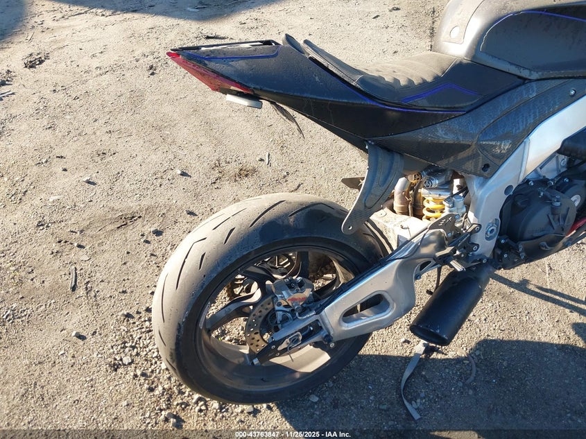 ZD4KYUA00PS000655 2023 APRILIA RSV photo no. 4