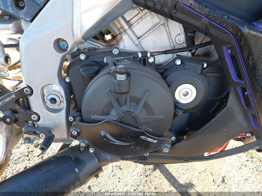2023 Aprilia Rsv4 1100 VIN: ZD4KYUA00PS000655 Lot: 43763847