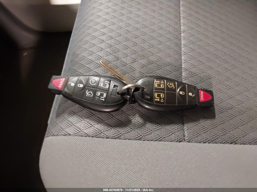 2008 Chrysler Town & Country Touring VIN: 2A8HR54P58R840539 Lot: 43763879