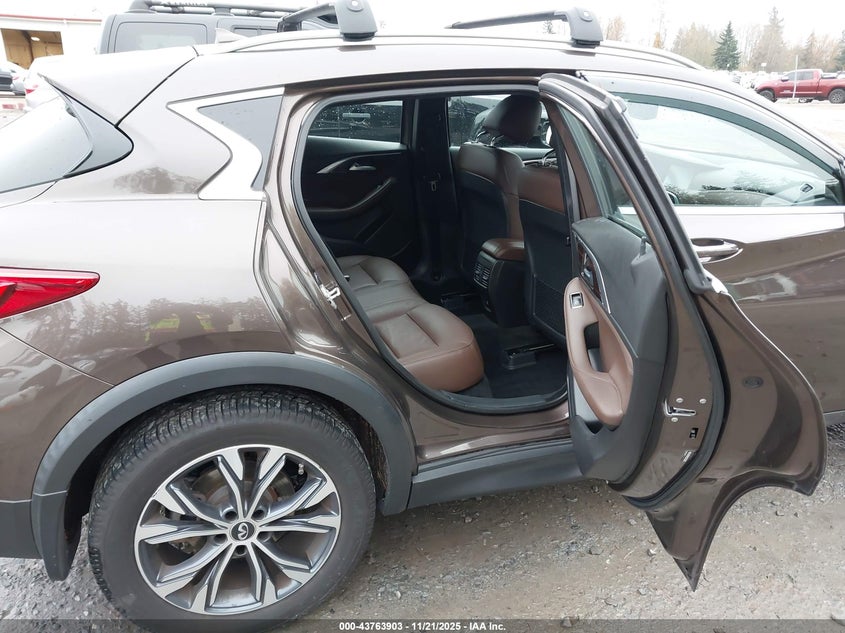 2017 Infiniti Qx30 Premium VIN: SJKCH5CR4HA031204 Lot: 43763903