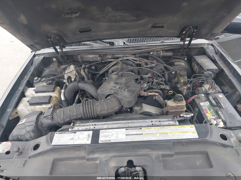 2002 Ford Explorer Sport Trac VIN: 1FMZU67EX2UB17477 Lot: 43763958