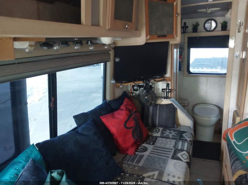 2003 Dodge Sprinter Van 2500 Super High Ceiling VIN: WD2YD742835560009 Lot: 43763987