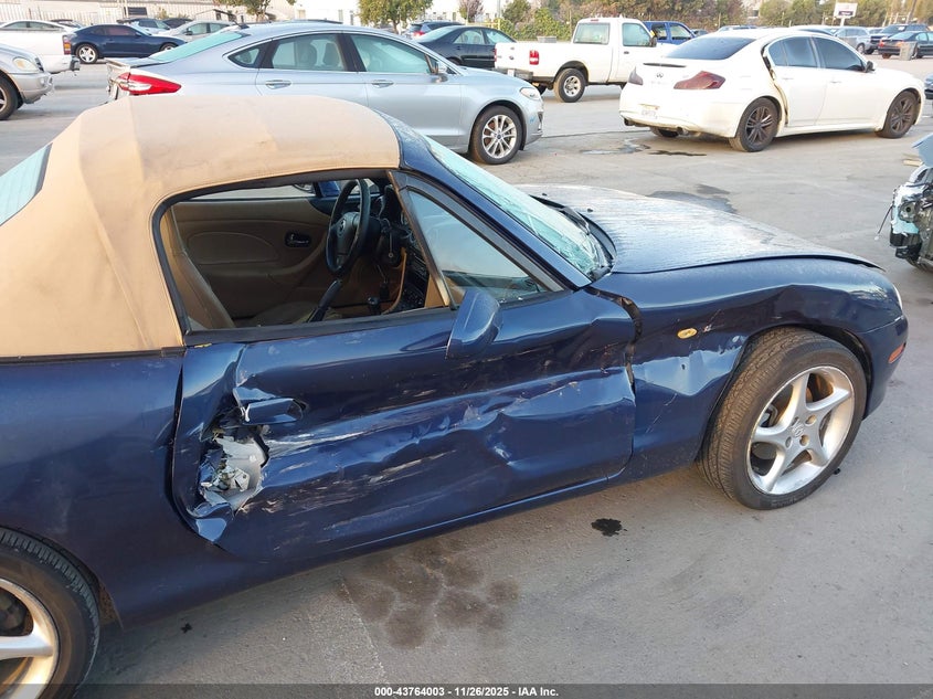 2001 Mazda Mx-5 Miata Ls/Special Edition VIN: JM1NB353610206770 Lot: 43764003