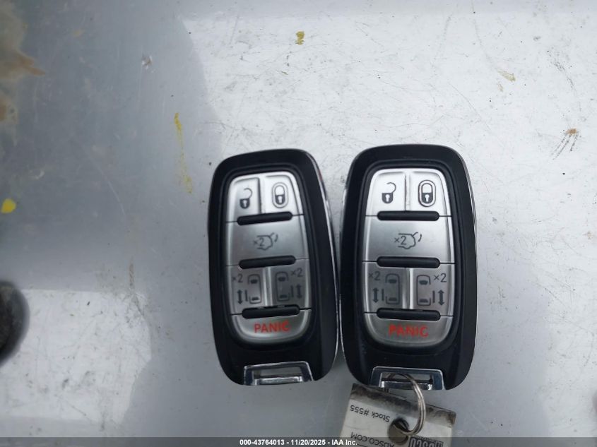 2017 Chrysler Pacifica Touring VIN: 2C4RC1DG2HR585497 Lot: 43764013