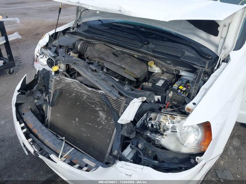 2014 Chrysler Town & Country Touring-L VIN: 2C4RC1CG7ER425757 Lot: 43764071