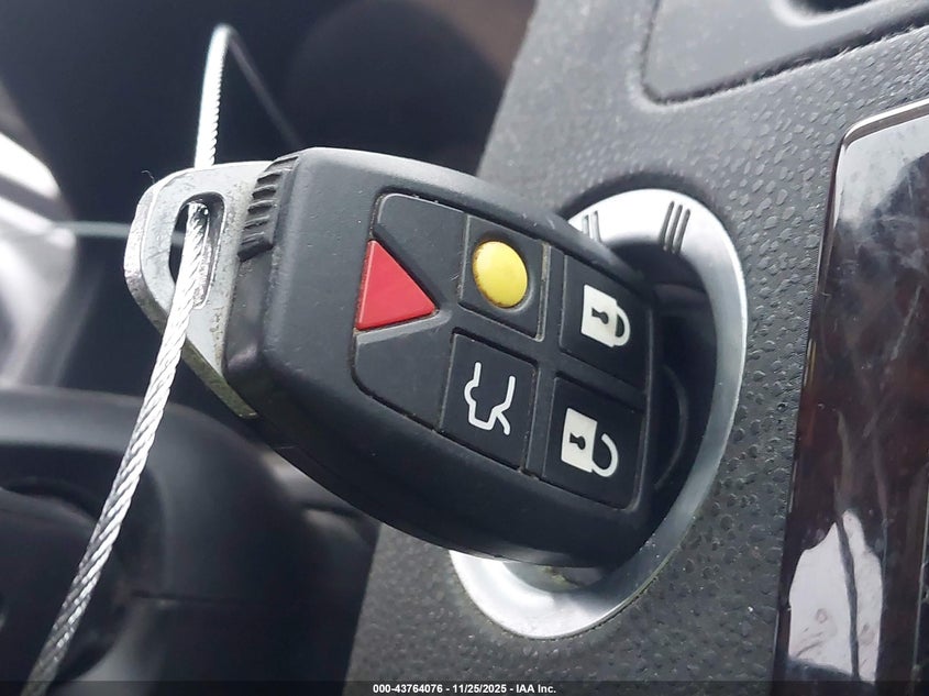 2007 Volvo V50 2.4I VIN: YV1MW390372288948 Lot: 43764076