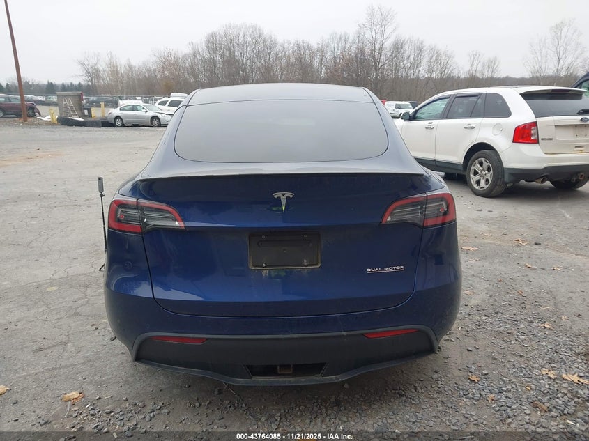 2022 Tesla Model Y Performance Dual Motor All-Wheel Drive VIN: 7SAYGDEFXNF375957 Lot: 43764085