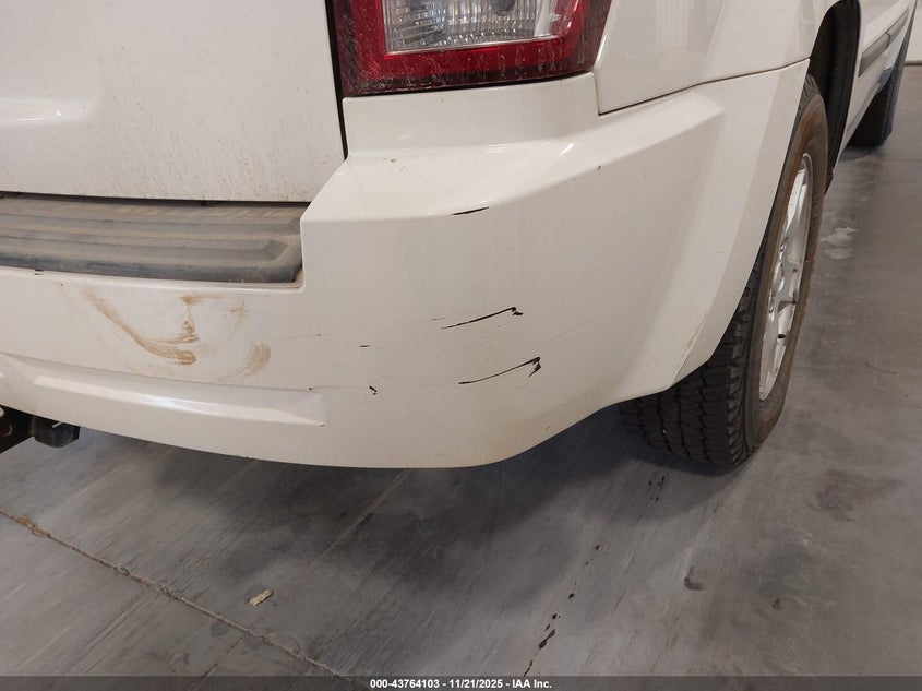 2007 Jeep Grand Cherokee Laredo VIN: 1J8GR48K97C580917 Lot: 43764103