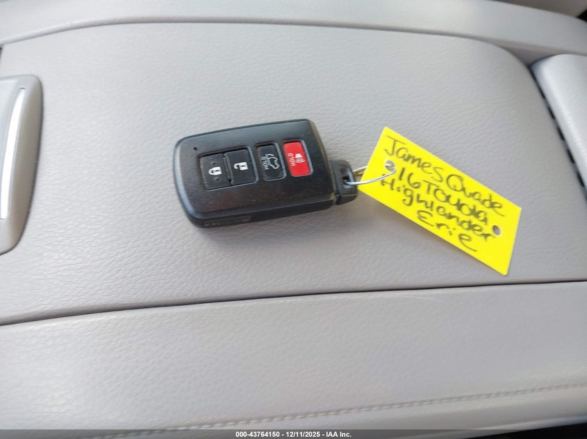 5TDDKRFHXGS327879 2016 TOYOTA HIGHLANDER photo no. 11