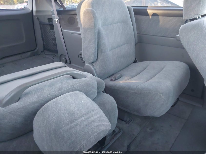 2000 Honda Odyssey Ex VIN: 2HKRL1860YH570155 Lot: 43764261