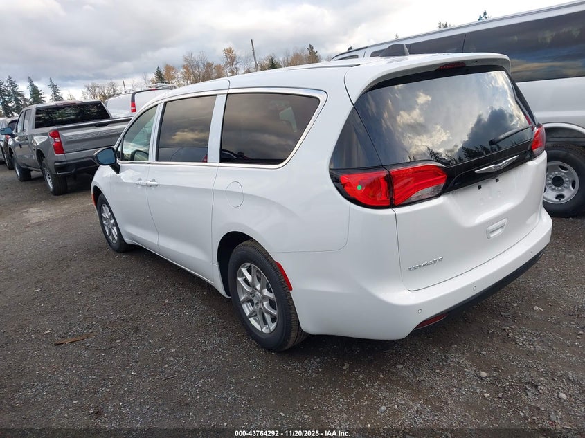 2C4RC1CGXTR173273 2026 CHRYSLER VOYAGER photo no. 3