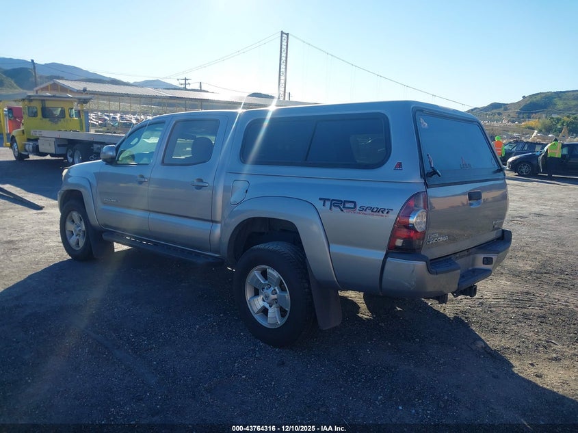 3TMJU4GN2FM185093 2015 TOYOTA TACOMA photo no. 3