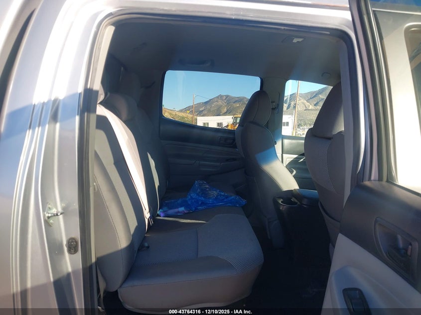 3TMJU4GN2FM185093 2015 TOYOTA TACOMA photo no. 8