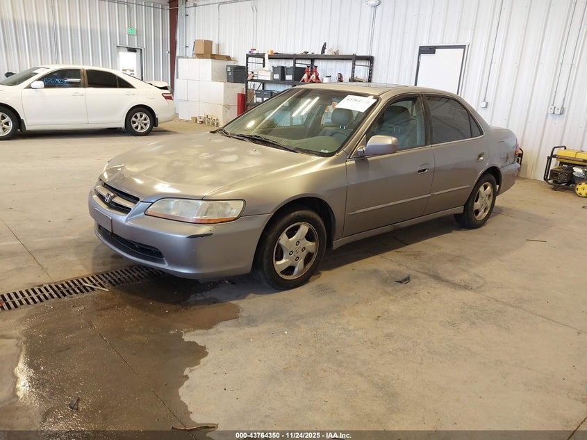 JHMCG5663YC026120 2000 HONDA ACCORD photo no. 2