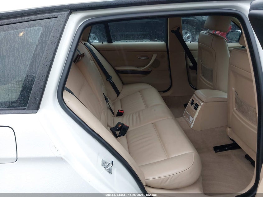 2007 BMW 328Xi VIN: WBAVT73557FZ35970 Lot: 43764444