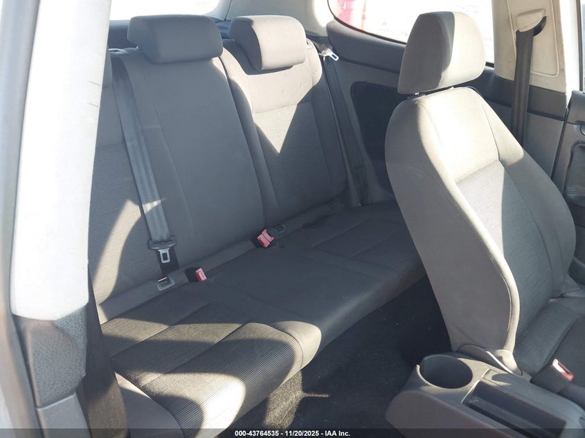 2007 Volkswagen Rabbit 2-Door VIN: WVWBR71K07W058477 Lot: 43764535