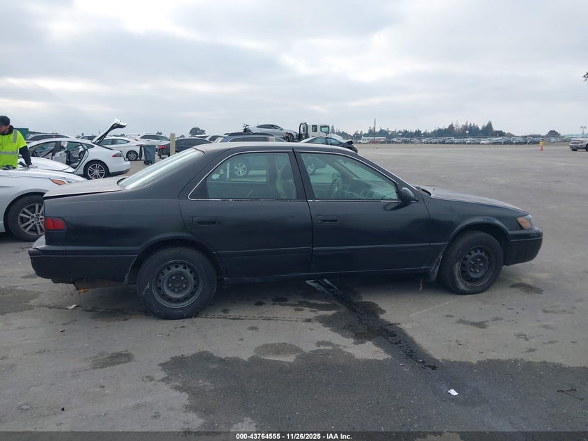 1999 Toyota Camry Le VIN: 4T1BG22K9XU527306 Lot: 43764555