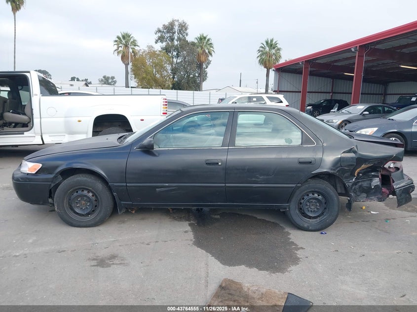 1999 Toyota Camry Le VIN: 4T1BG22K9XU527306 Lot: 43764555