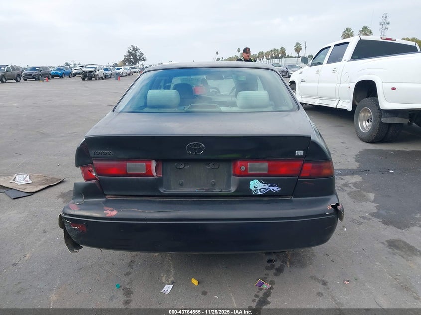 1999 Toyota Camry Le VIN: 4T1BG22K9XU527306 Lot: 43764555