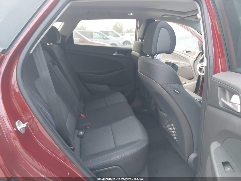 KM8J33A2XJU837017 2018 HYUNDAI TUCSON photo no. 8