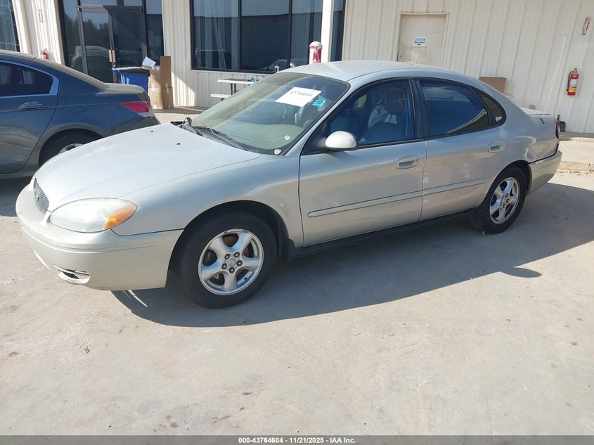 1FAFP55U34G121137 2004 FORD TAURUS photo no. 2