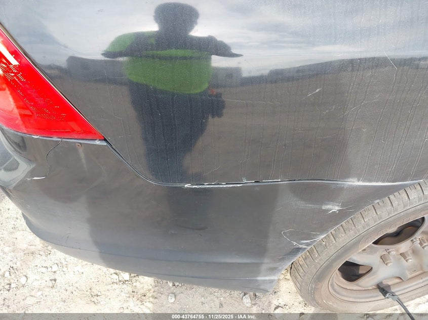 2011 Ford Fusion Se VIN: 3FAHP0HA1BR327723 Lot: 43764755