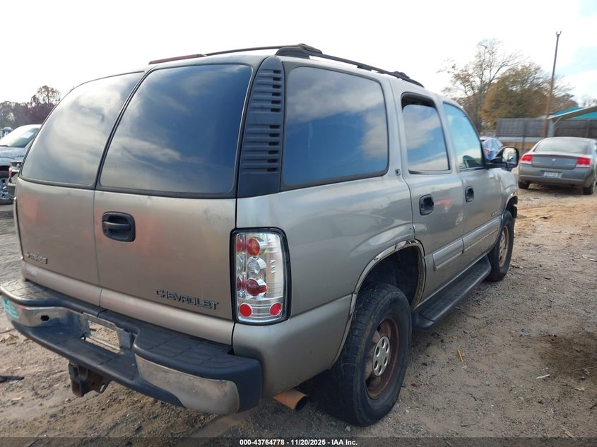 1GNEC13T8YJ208682 2000 CHEVROLET TAHOE photo no. 4