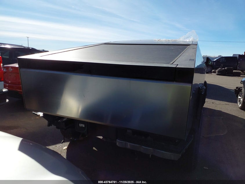 2024 Tesla Cybertruck All-Wheel Drive VIN: 7G2CEHED2RA038881 Lot: 43764781