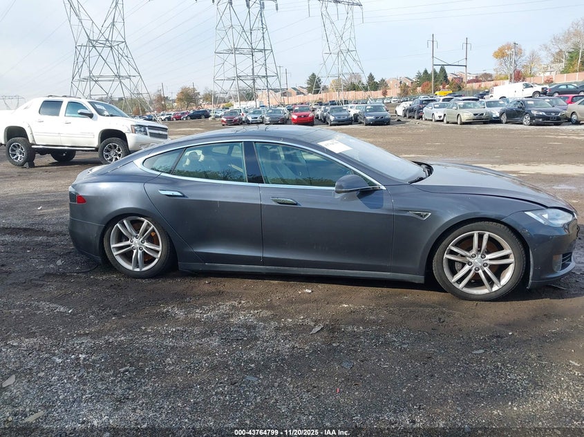 2015 Tesla Model S 70D/85D/P85D VIN: 5YJSA1H21FF095177 Lot: 43764799