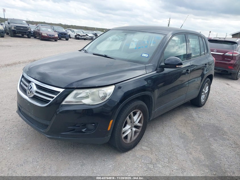 WVGAV7AX3BW559791 2011 VOLKSWAGEN TIGUAN photo no. 2