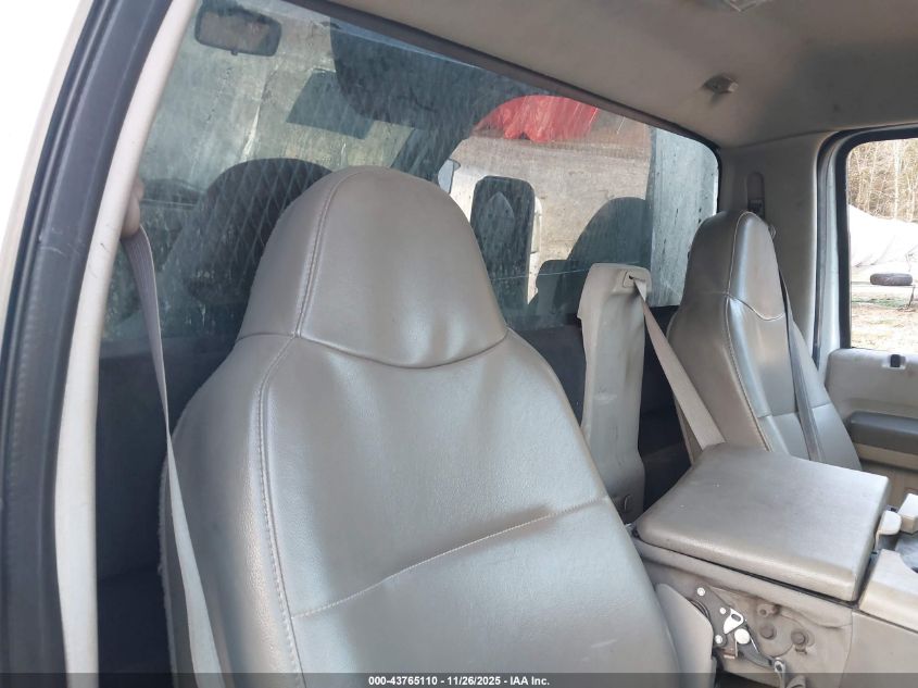 2008 Ford F550 Super Duty VIN: 1FDAF56R28EB26473 Lot: 43765110