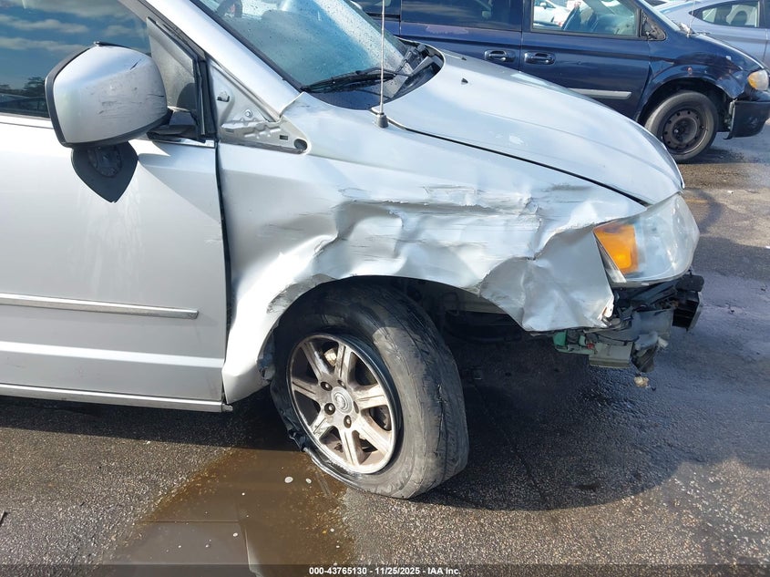 2010 Chrysler Town & Country Touring VIN: 2A4RR5D17AR278649 Lot: 43765130