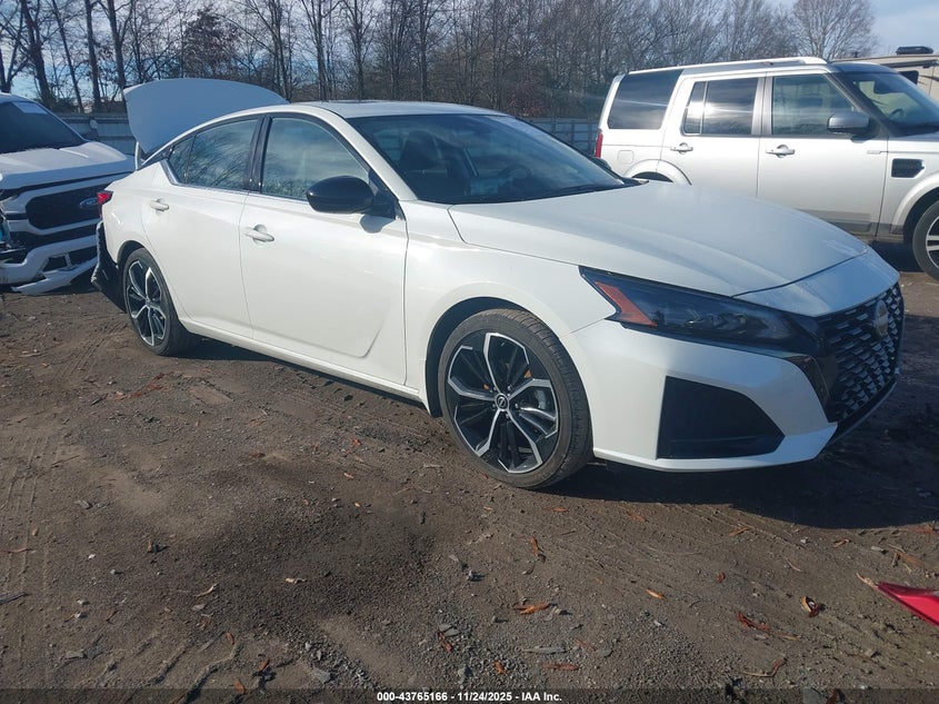 NISSAN ALTIMA SR FWD